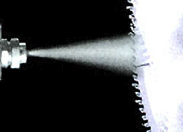 鋁材切割機能不能干切？需要潤滑油嗎？