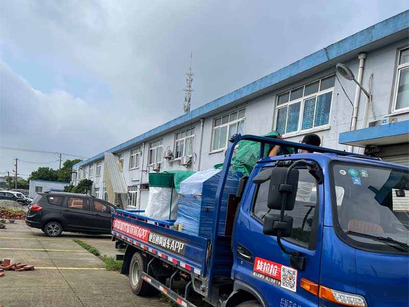 全自動切鋁機(jī)出庫中