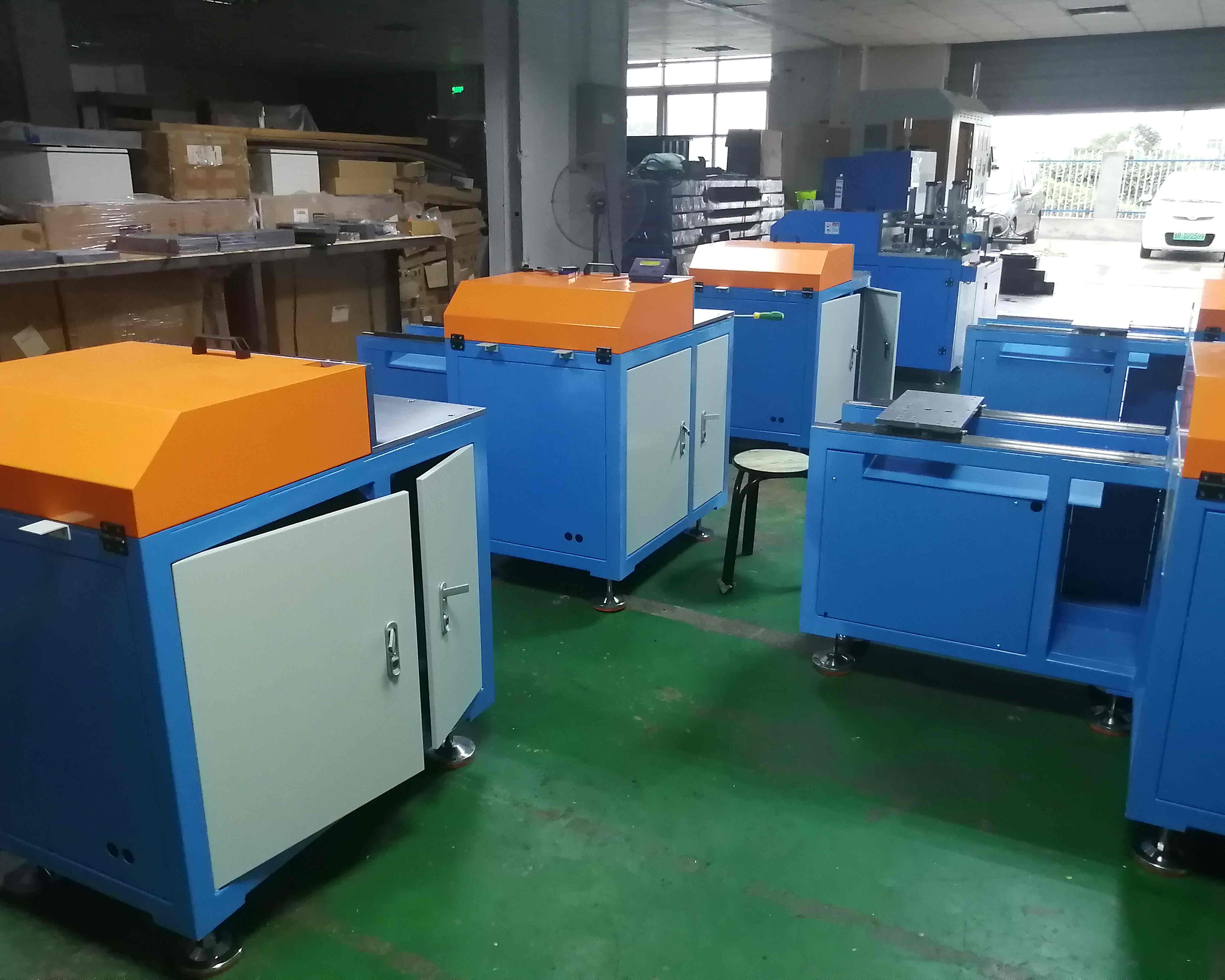 我司多款鋁材切割機(jī)設(shè)備正在加急裝配中，請(qǐng)耐心等待