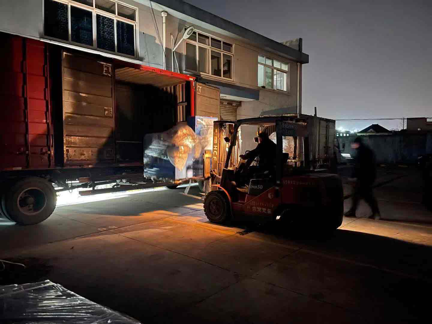 雙德譽(yù)全自動(dòng)切鋁機(jī)發(fā)貨圖 雙德譽(yù)全自動(dòng)切鋁機(jī)發(fā)貨圖