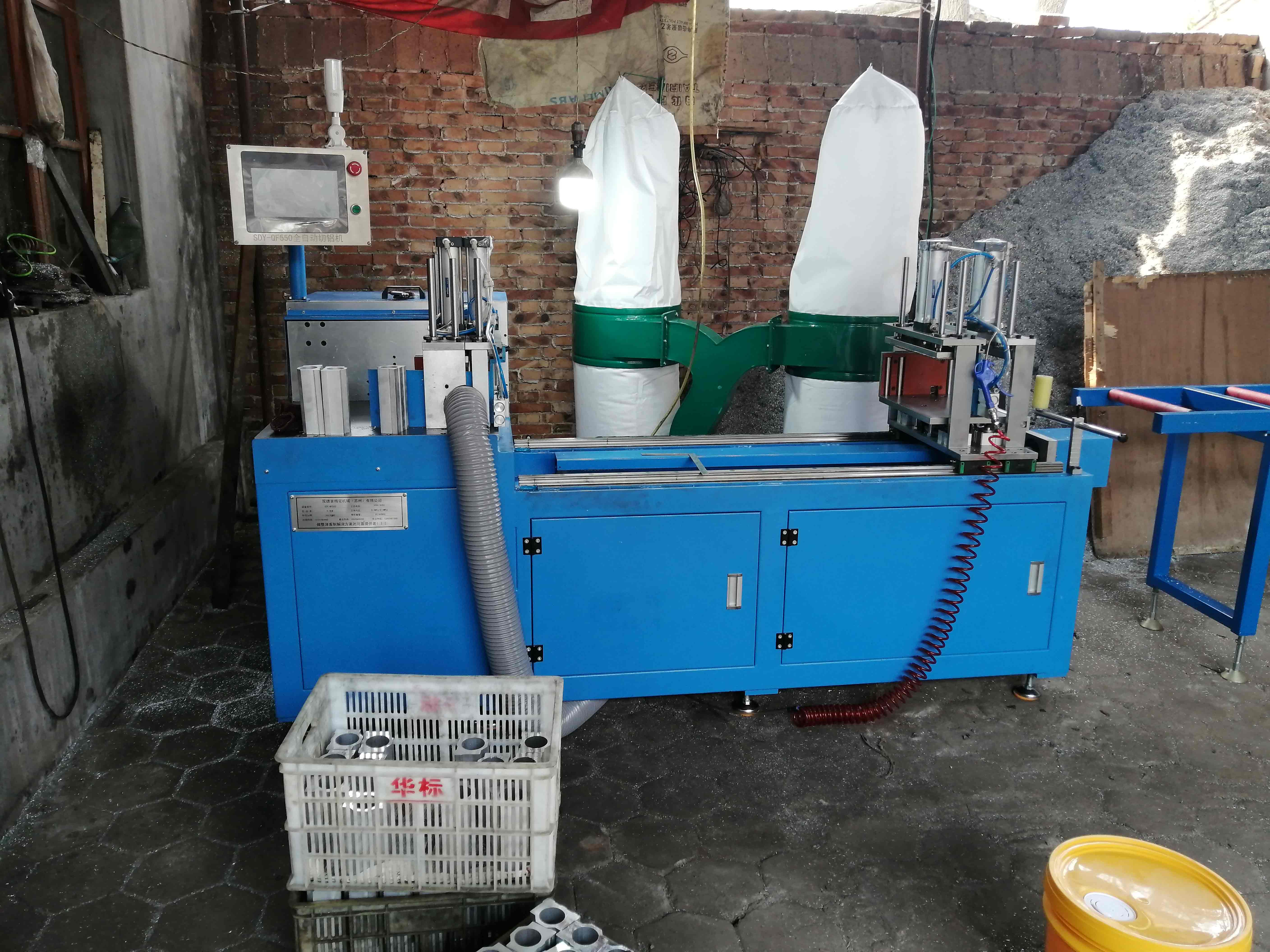 來(lái)自農(nóng)村的鋁材切割機(jī)客戶-2 來(lái)自農(nóng)村的鋁材切割機(jī)客戶-2