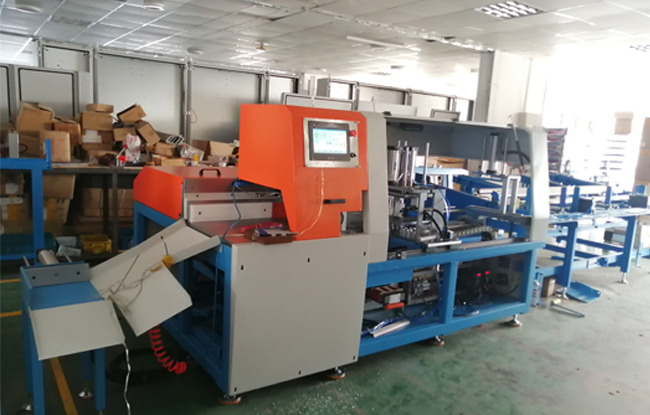 鋁型材切割機(jī)自動(dòng)上料 下料 鋁型材切割機(jī)自動(dòng)上料 下料