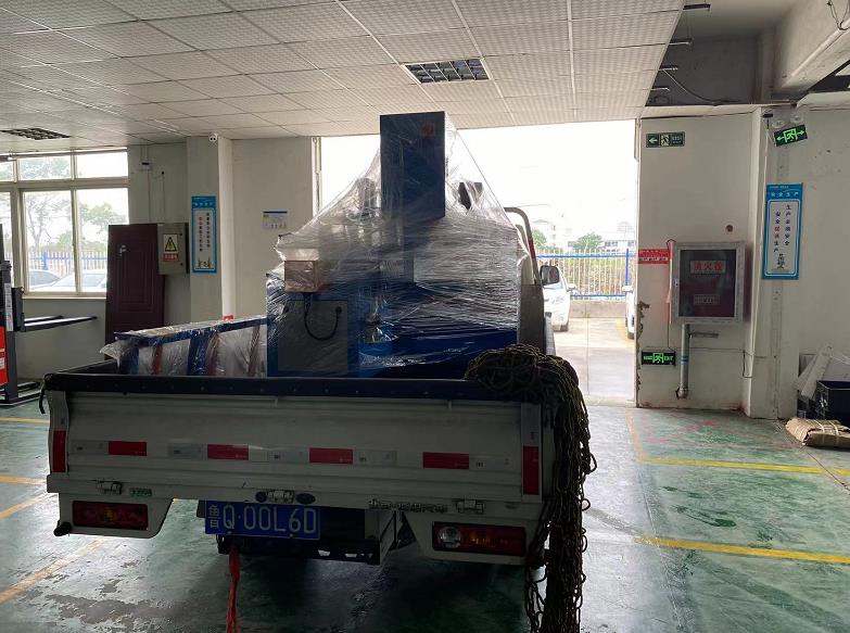 全自動銅棒切割機 全自動銅棒切割機