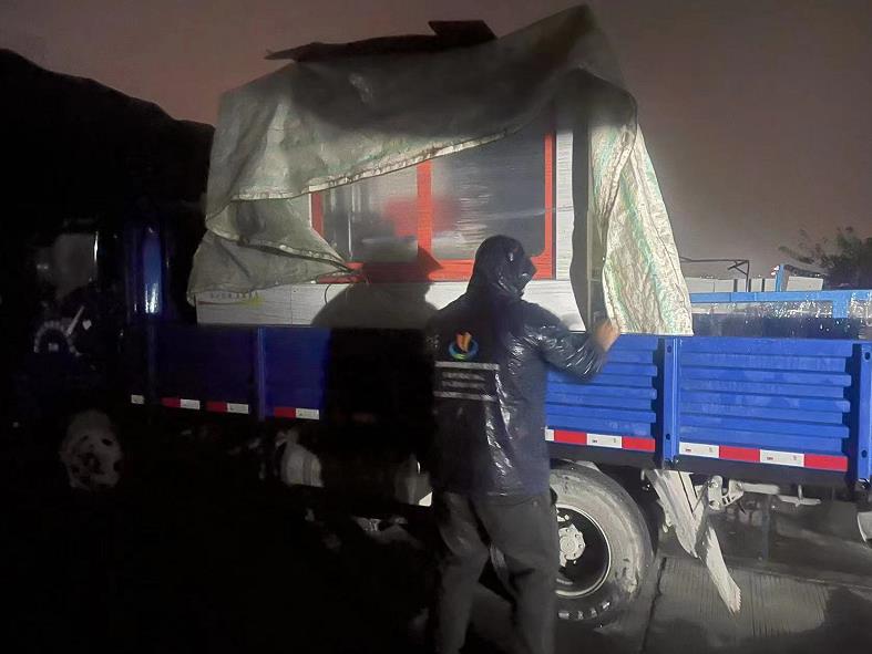 【江西】冒雨發(fā)貨，客戶回購的鋁型材切割機(jī)SDY-QFB505分離式