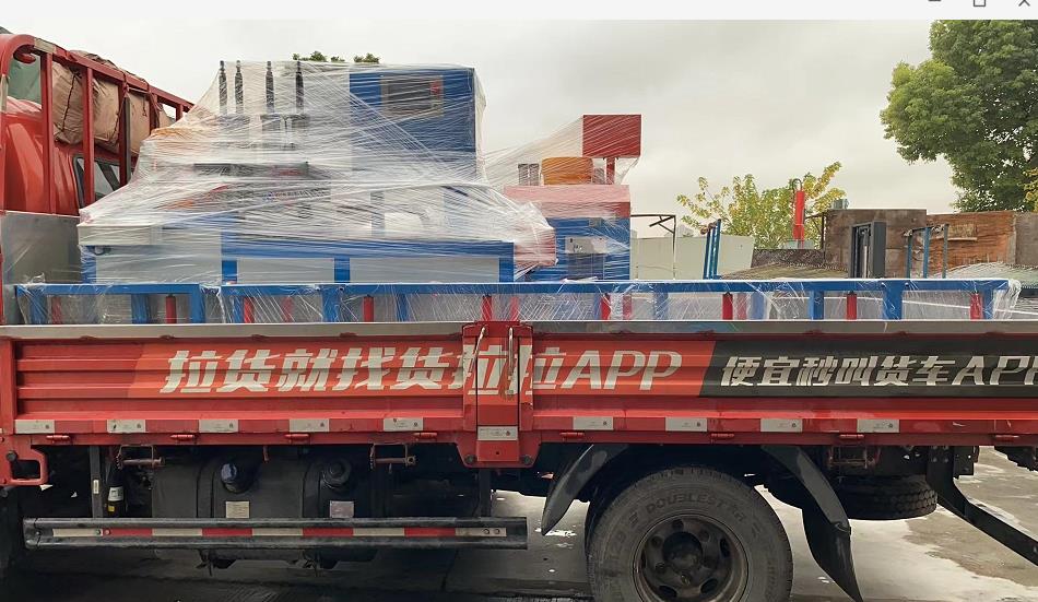 兩臺不同型號全自動切鋁機發(fā)往浙江