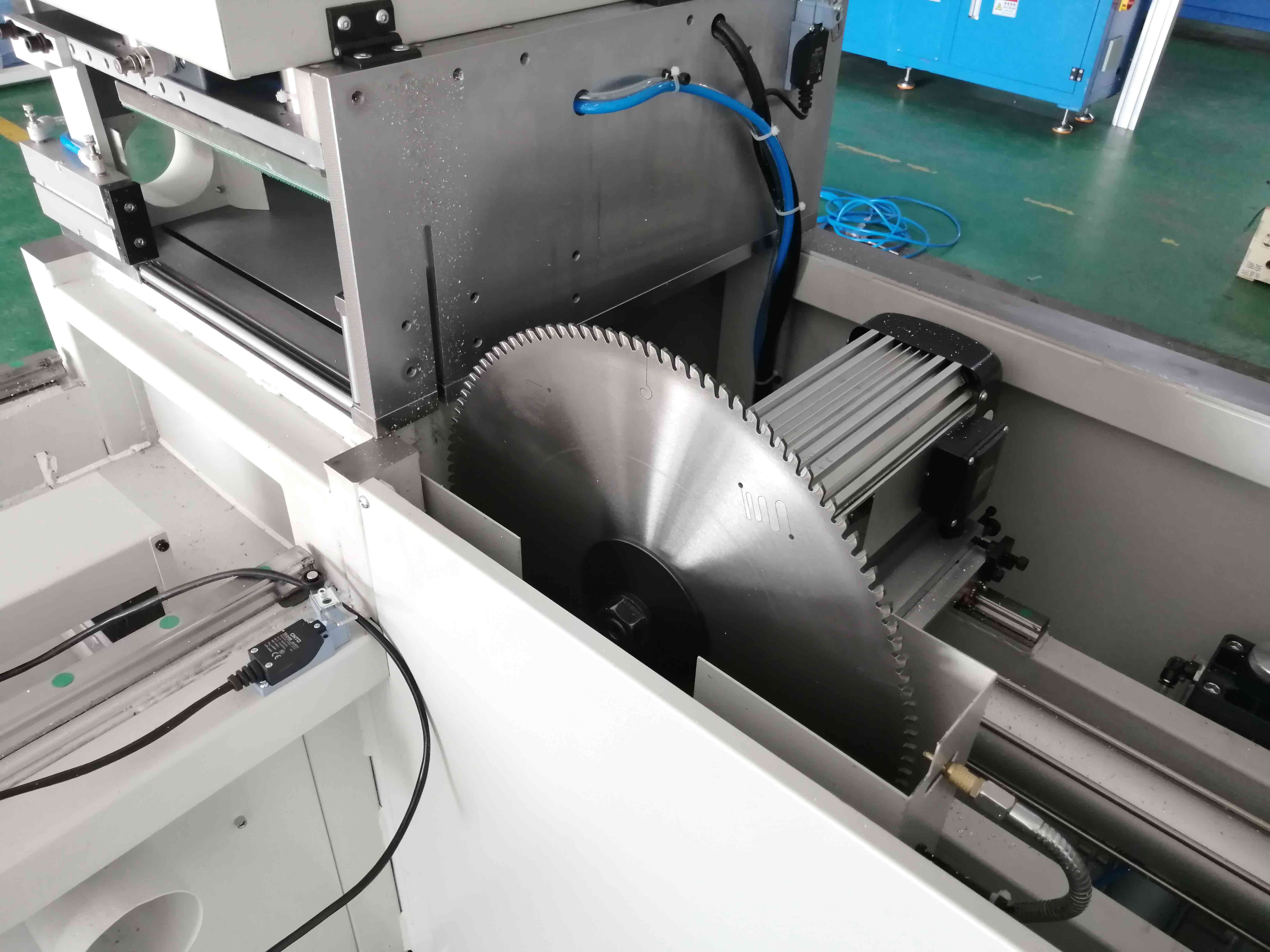 切割鋁型材使用梯平齒形合金鋸片如何確定齒數(shù)和厚度？